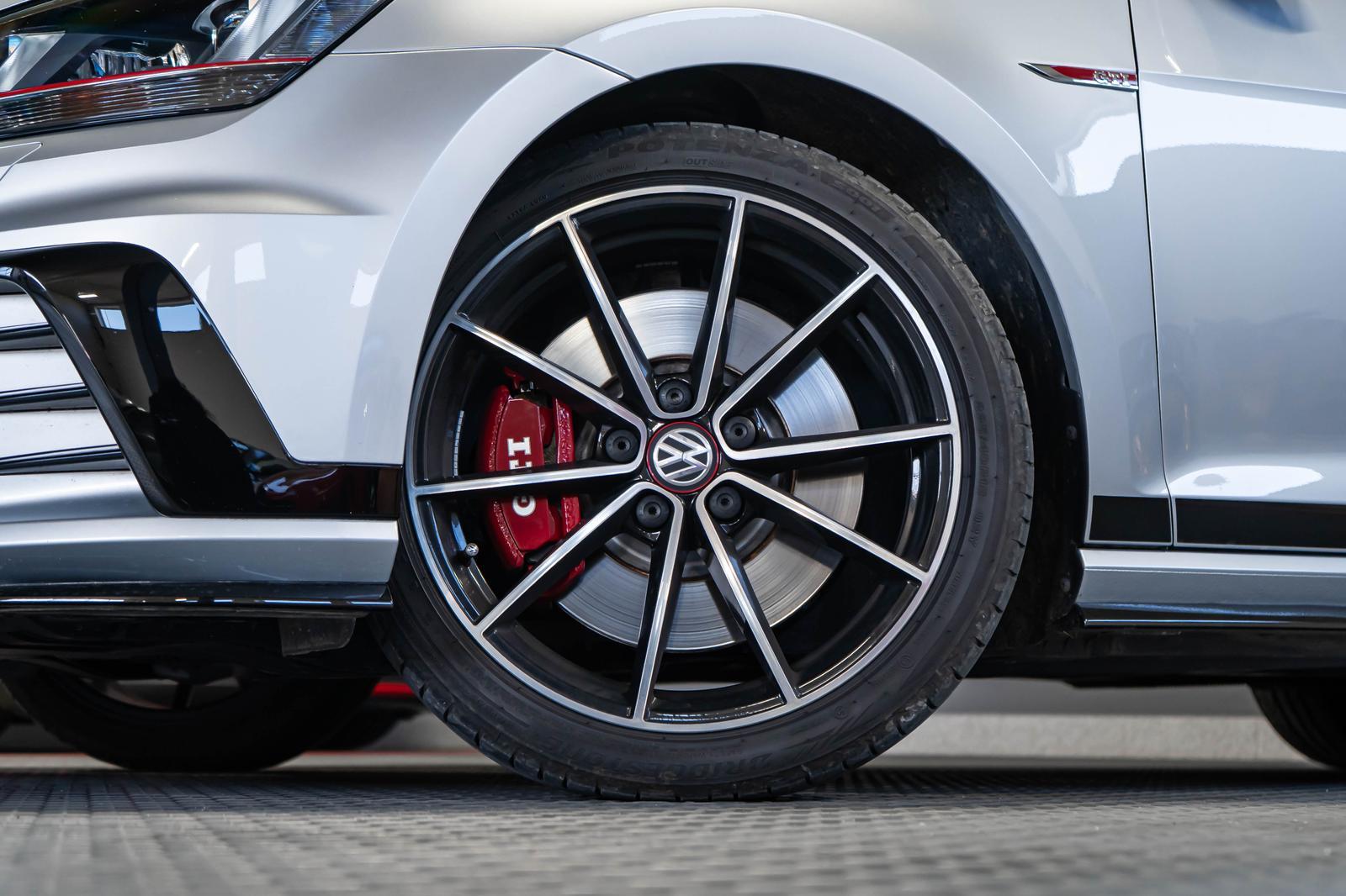 Volkswagen Golf VII 2.0 TSI GTI Clubsport RECARO SCHALTER