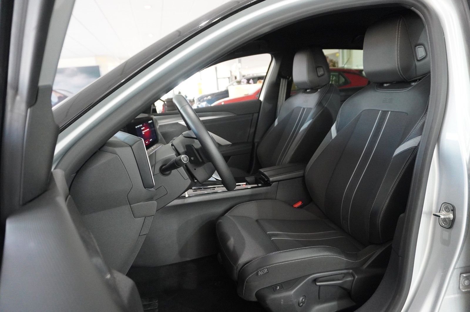 Fahrzeugabbildung Opel Astra L Lim. 1.6 HYBRID GS SPORT NAVI/360°/SPORT