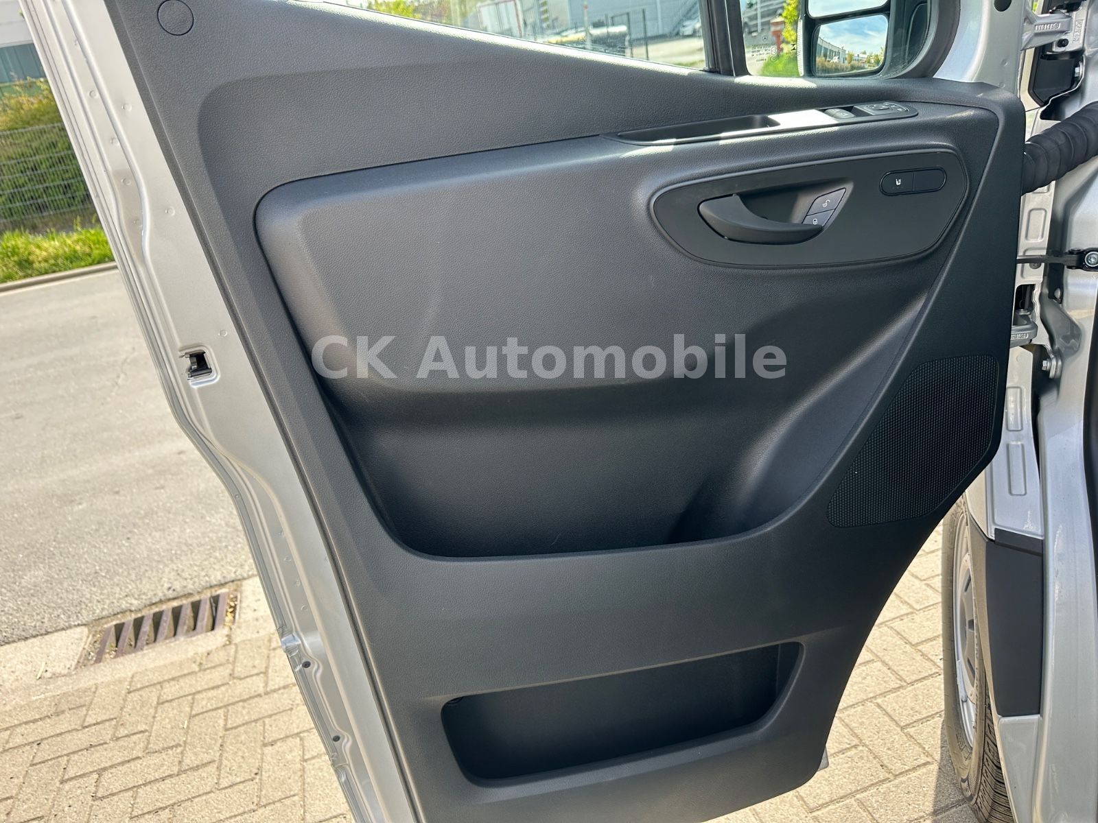 Fahrzeugabbildung Mercedes-Benz Sprinter III Kasten 317 CDI/Mixto/4 Sitze/Navi