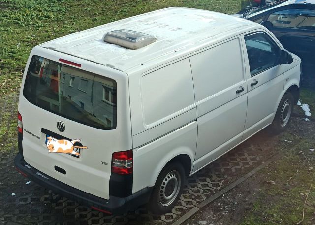 Volkswagen T5 Transporter (Camper Teilausbau)