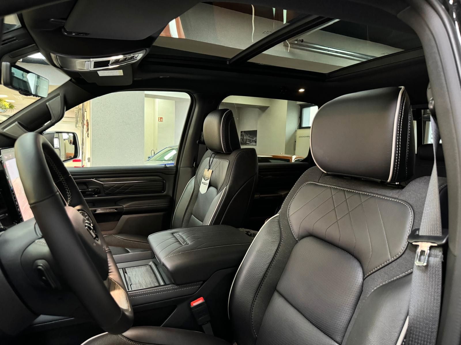 Fahrzeugabbildung Dodge RAM LIMITED HURRICANE 540 PS-LA CHANTI SPECIAL