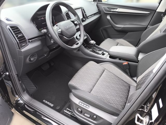 Fahrzeugabbildung SKODA Karoq 1.5 TSI DSG Selection Tour AHK PANO AREA-V