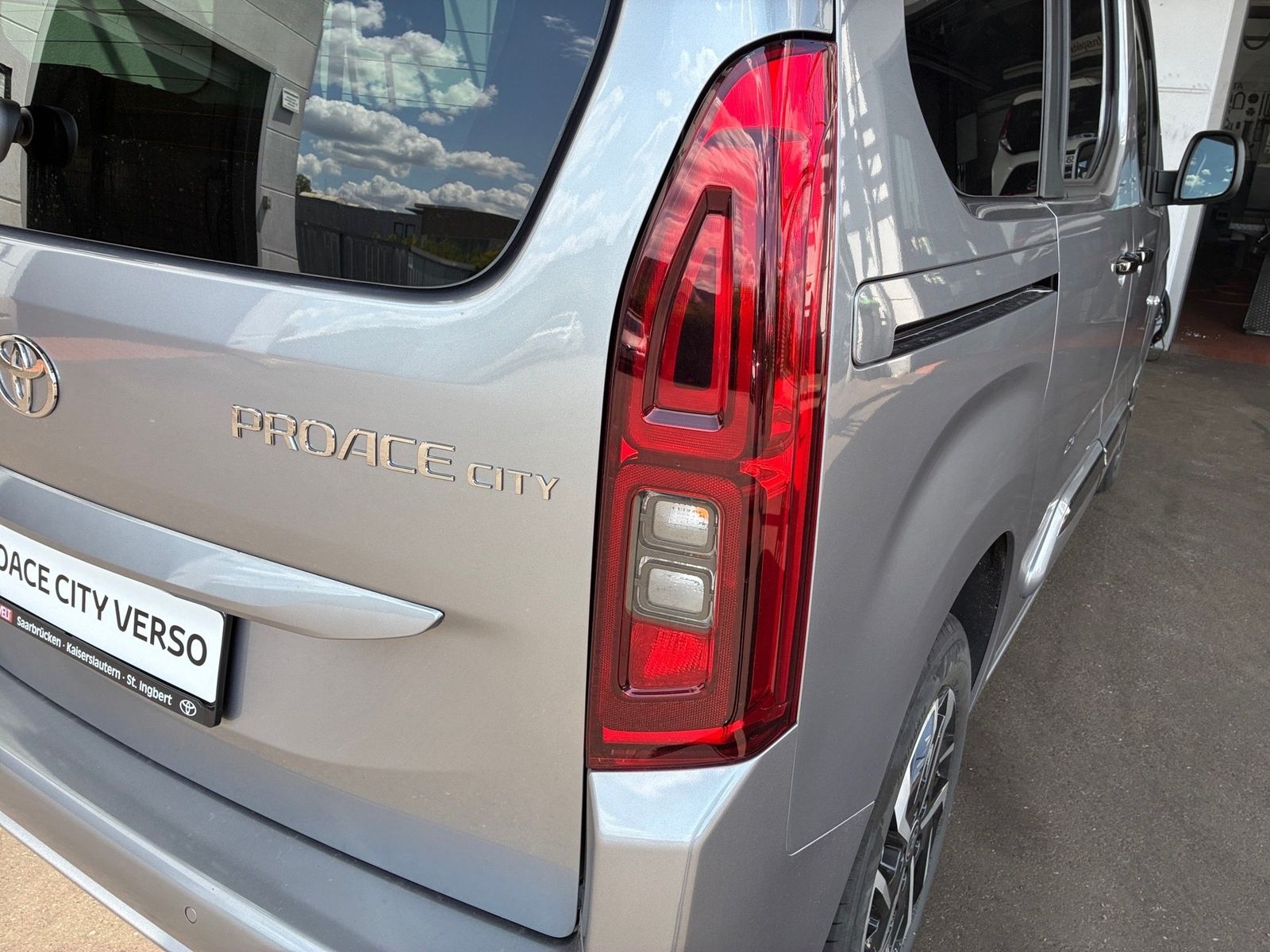 Fahrzeugabbildung Toyota Proace City Verso 1.2 L1 Teamplayer KlimaA,LED