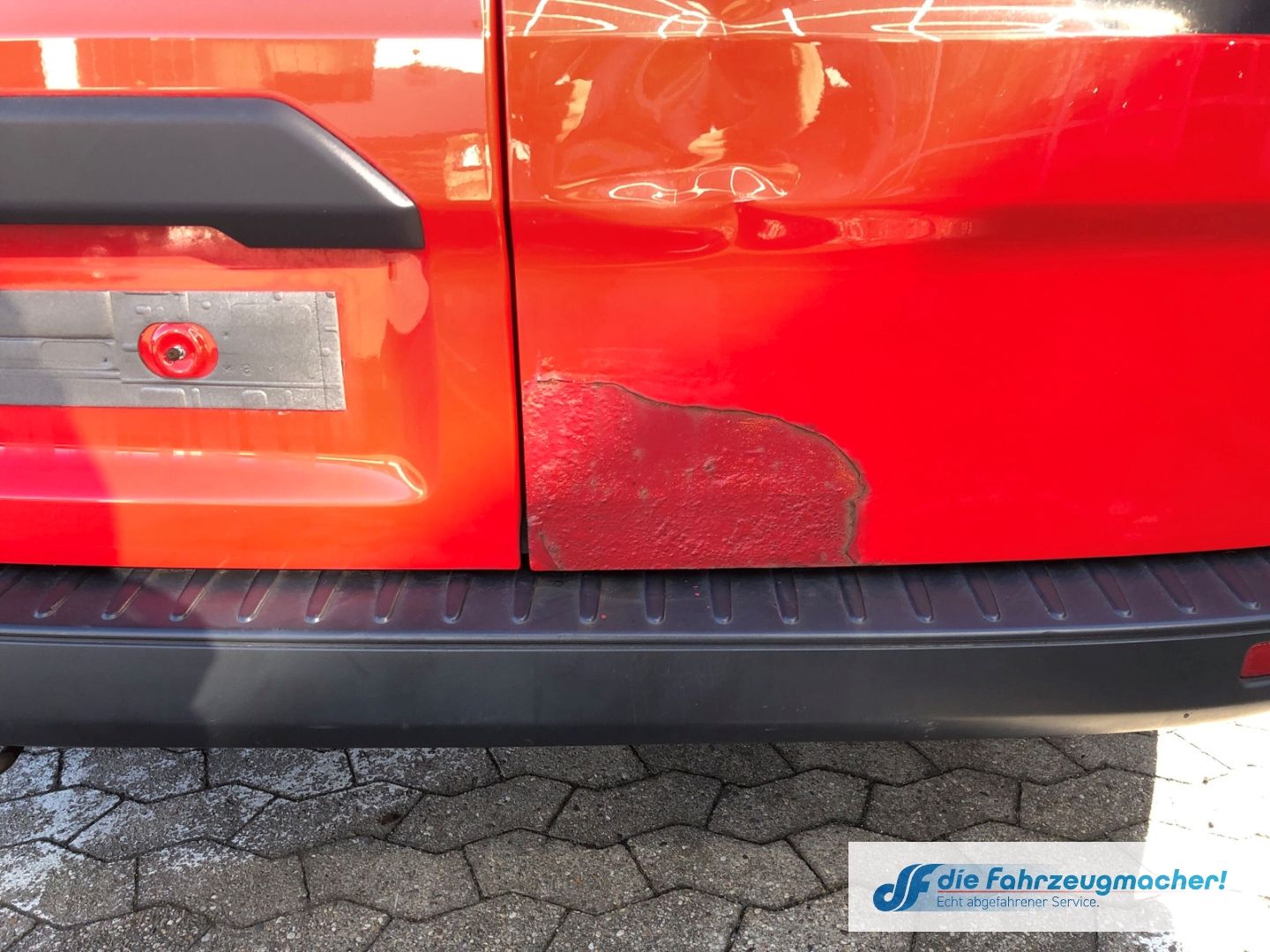 Fahrzeugabbildung Ford Transit Custom Kombi 300 L1 2.2 TDCi *8448