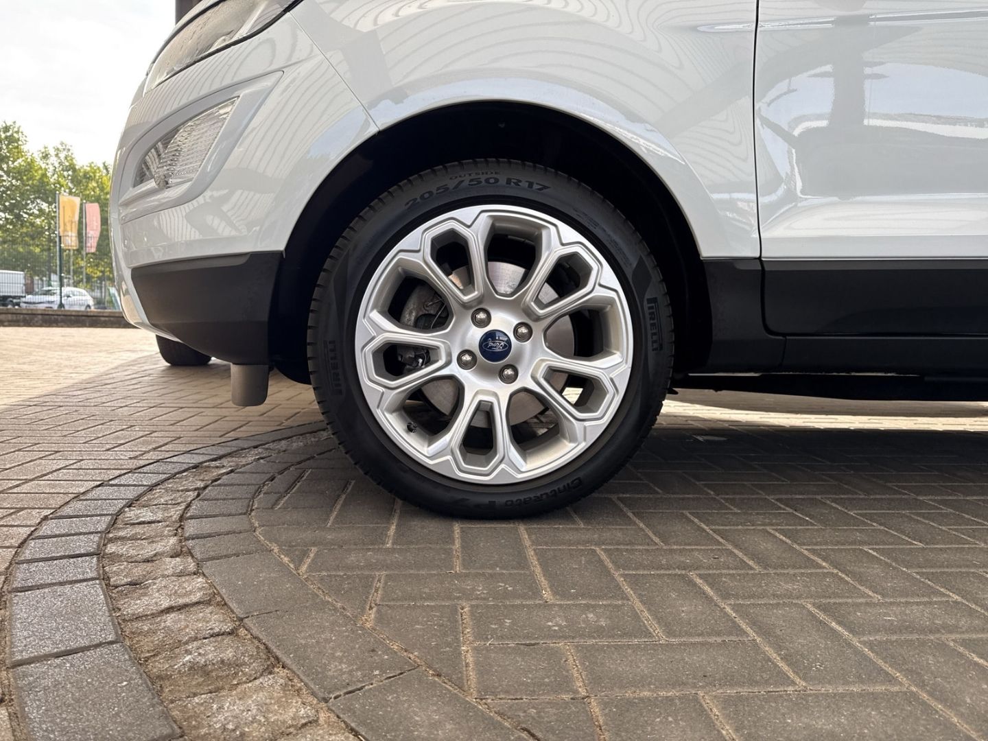 Fahrzeugabbildung Ford EcoSport Titanium Hybrid/Navi/LED/KeyFree/B & O/