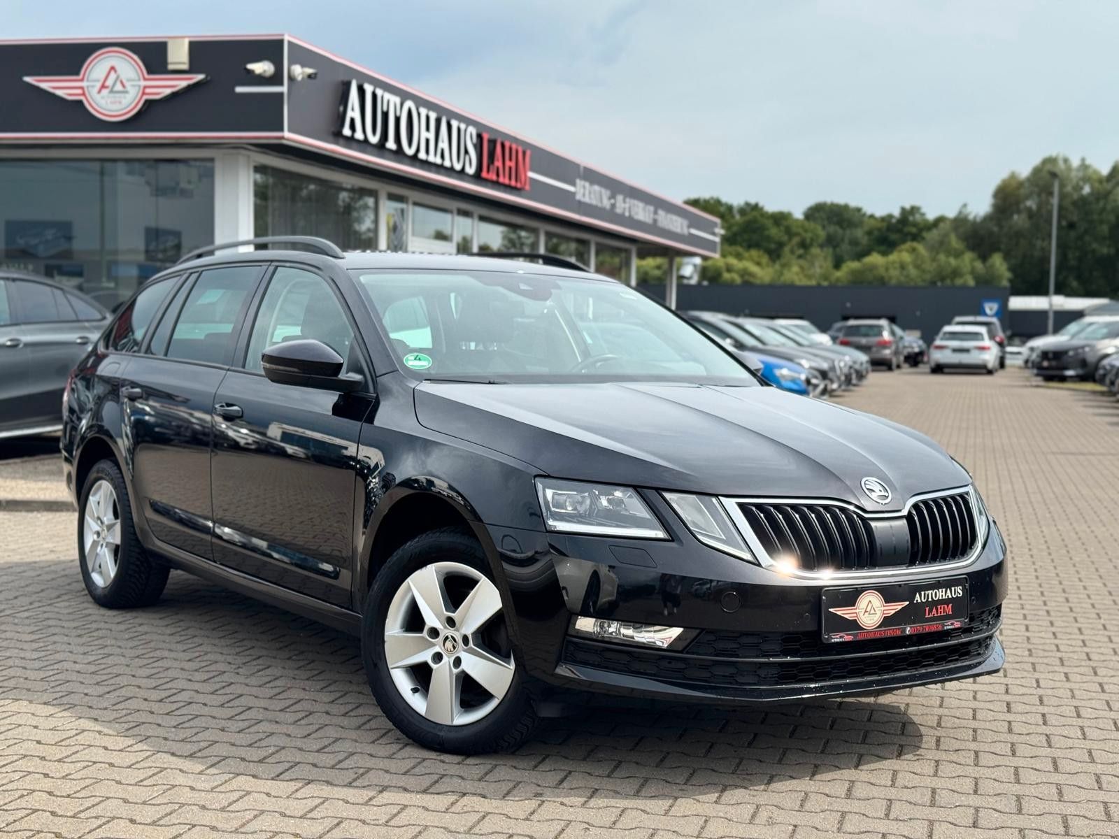 Skoda Octavia 2.0TDI DSG"Ambition"AHK*KEYLESS*DAB*LED*