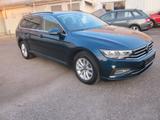 Volkswagen Passat Variant Business LED Navi AHK Alu - Volkswagen Passat Variant: Automatik