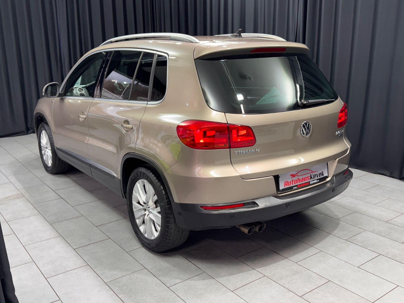 Fahrzeugabbildung Volkswagen Tiguan Life BMT 4Motion|DSG|NAVI|XENON|