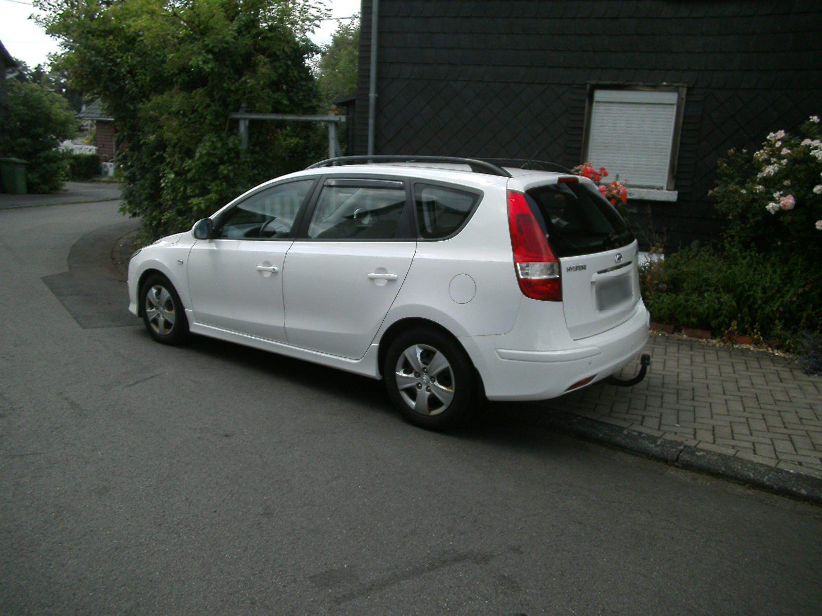 Hyundai i30 2012 — interior