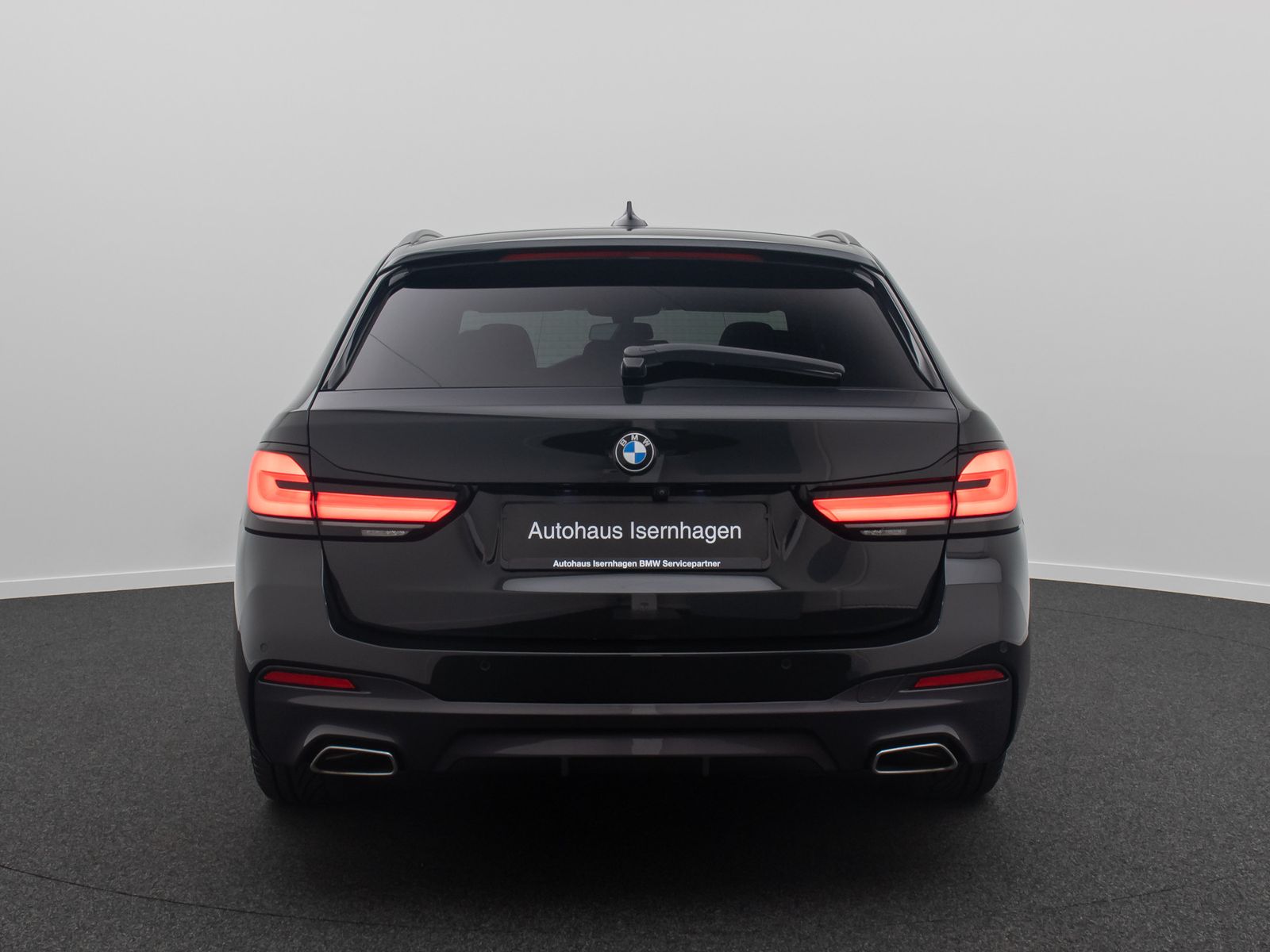 Fahrzeugabbildung BMW 520d xD M Sport Panorama Kamera DAB H/K Alarm