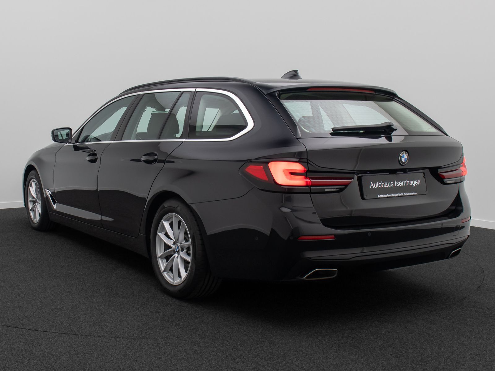 Fahrzeugabbildung BMW 540d xD ACC Laser HUD DAB Panorama H/K Belüftung