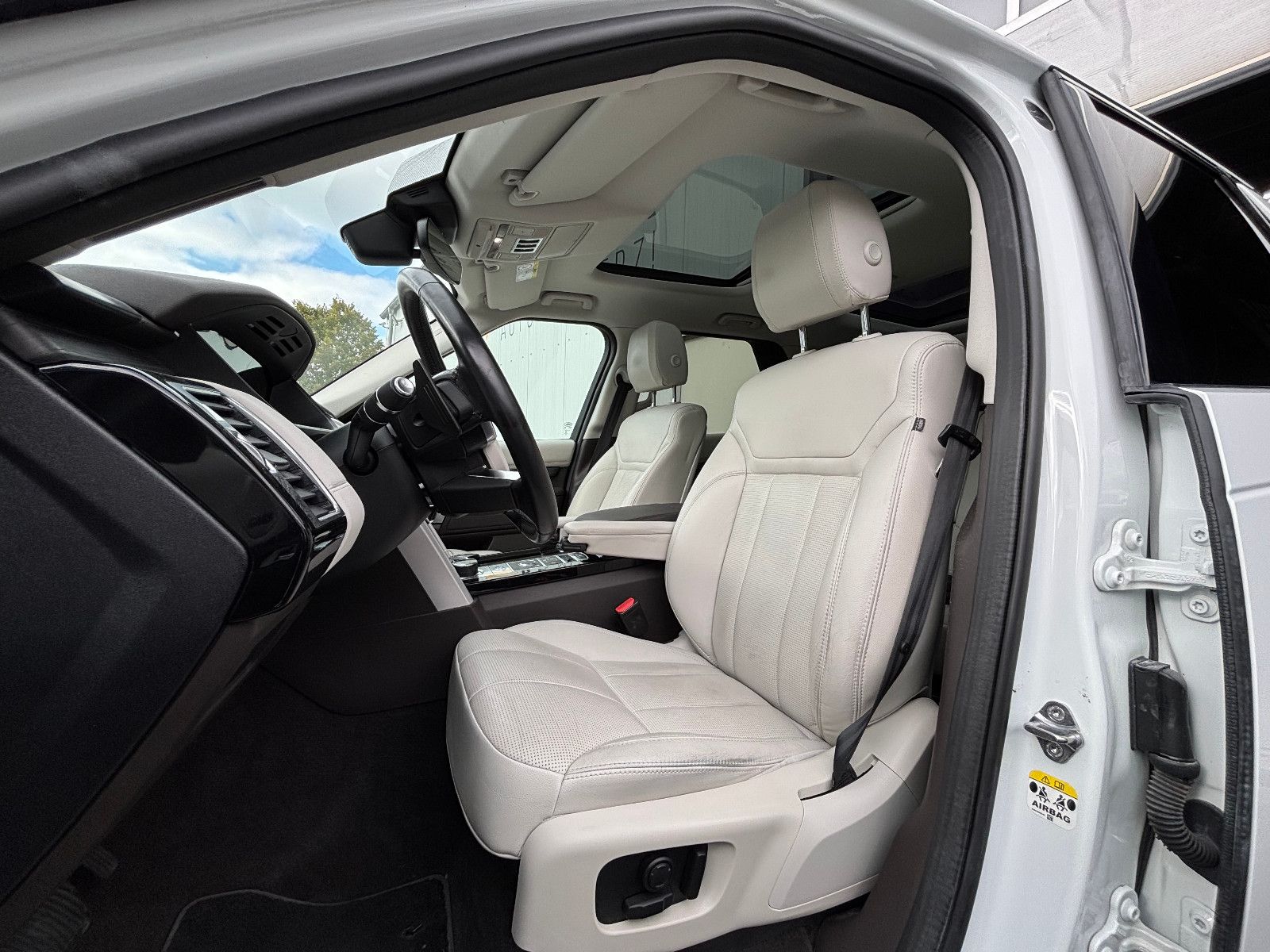 Fahrzeugabbildung Land Rover Discovery 5 HSE SDV6/7-SITZE/PANORAMA/EXCLUSIVE