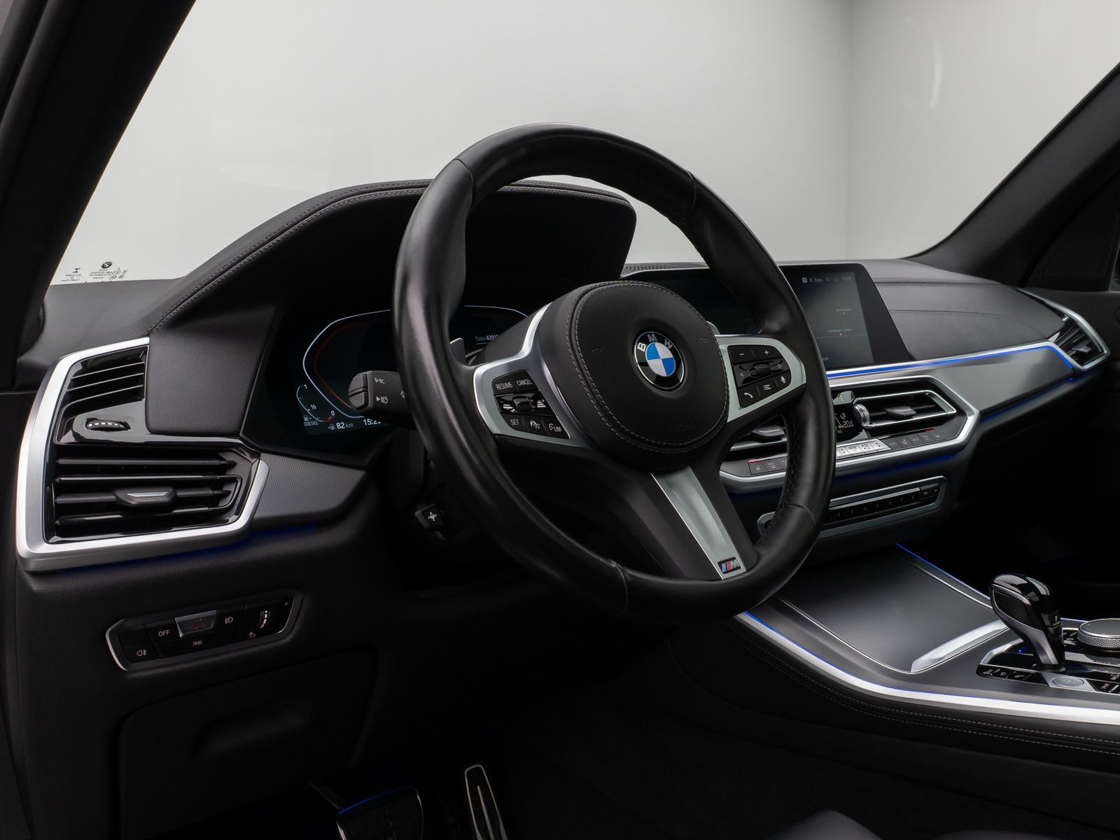 Fahrzeugabbildung BMW X5 xD30d M Sport 360°Panorama Laser HUD DAB HiFi
