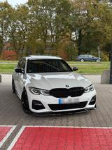 BMW 330 i m Paket - BMW 330 mit Benzin-Antrieb: Limousine, M 330i Paket