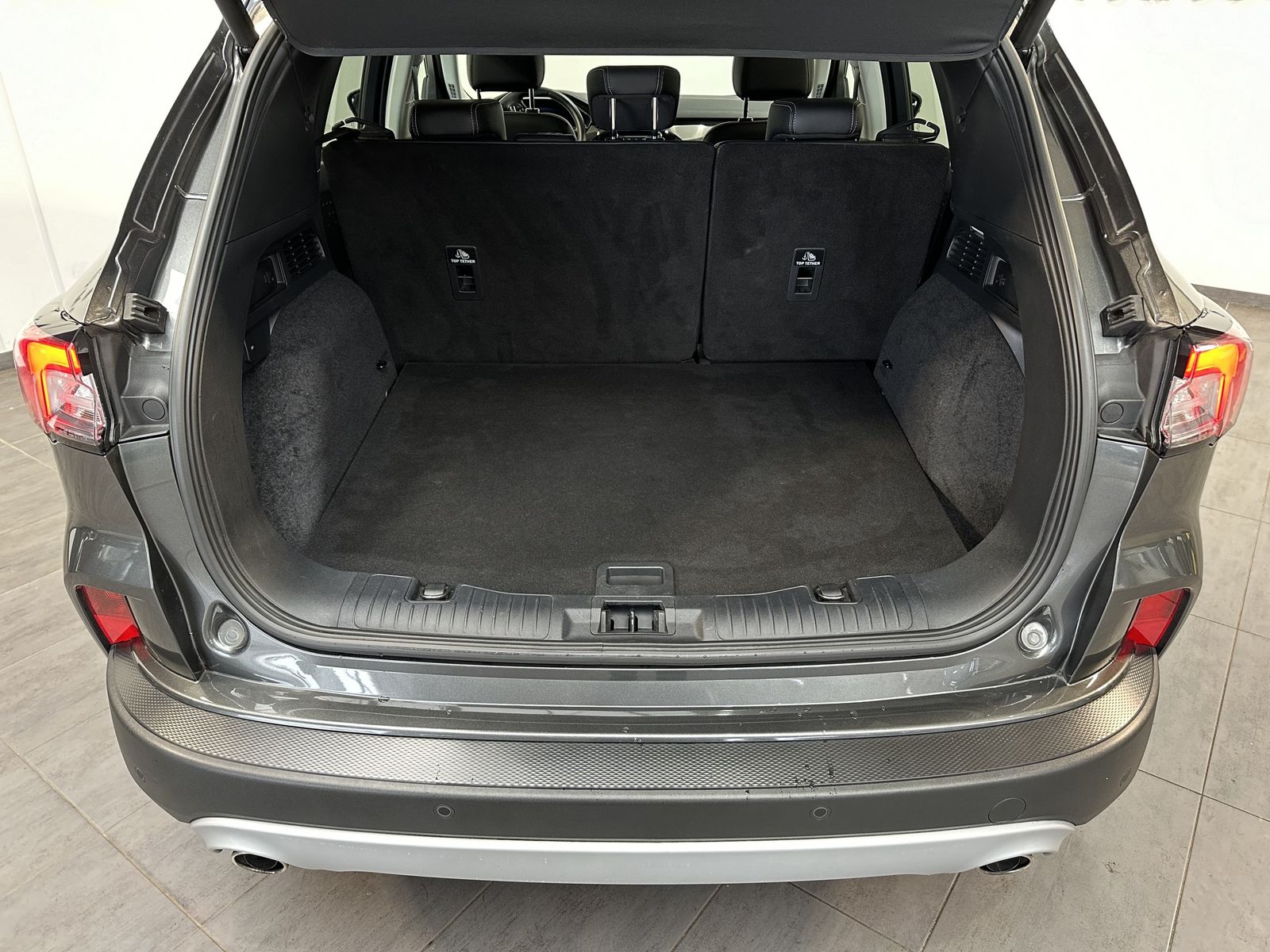 Fahrzeugabbildung Ford Kuga 2.0 EB 4x4 Titanium X NAV+LED+AHK+B&O+KAM