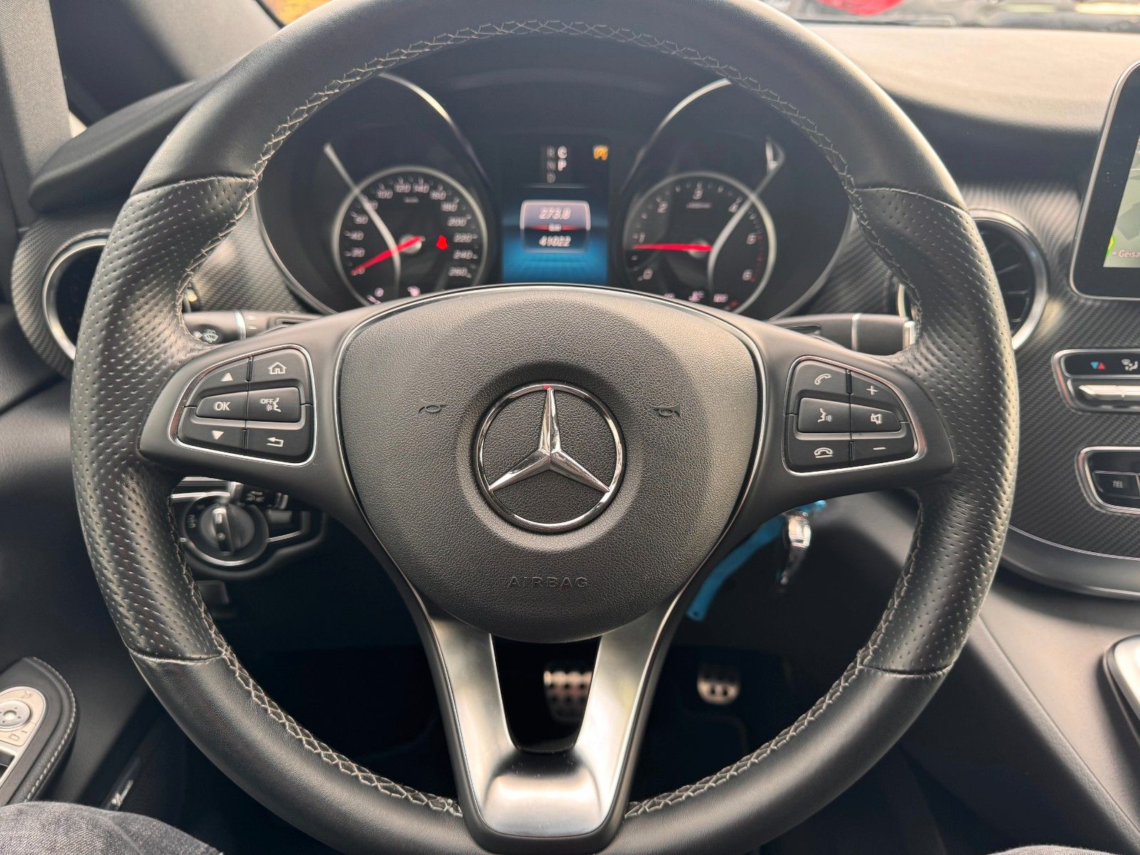 Fahrzeugabbildung Mercedes-Benz V 300 d AVA ED AMG AHK2,5to DISTRONIC