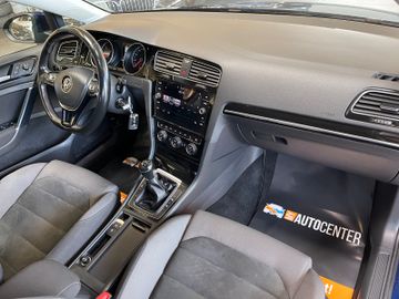 Volkswagen Golf VII Lim. Highline BMTStart-Stopp *AHK*LED*
