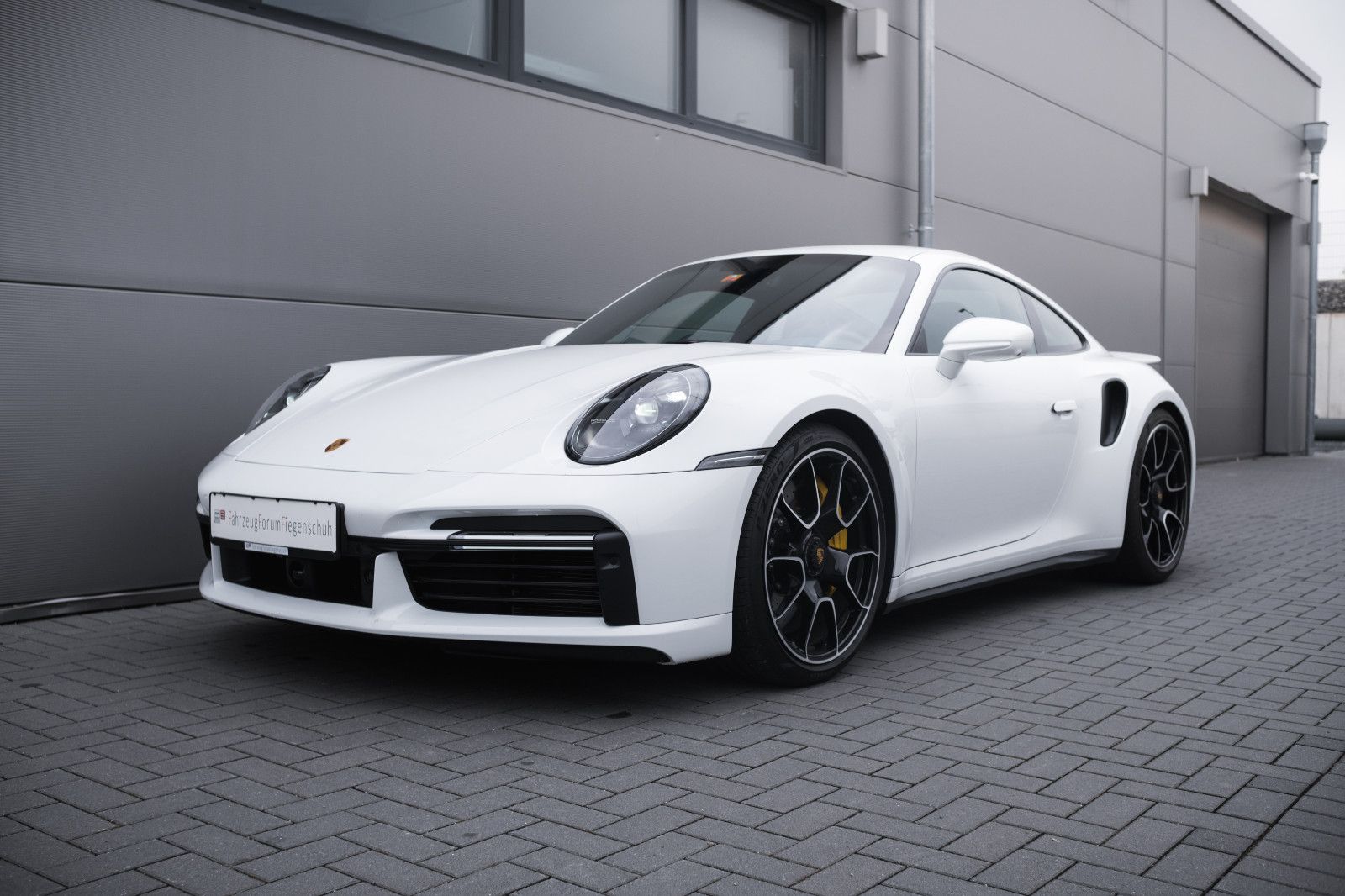 Fahrzeugabbildung Porsche 992/911 Turbo S - Lift - LED - 360´´ - InnoDrive
