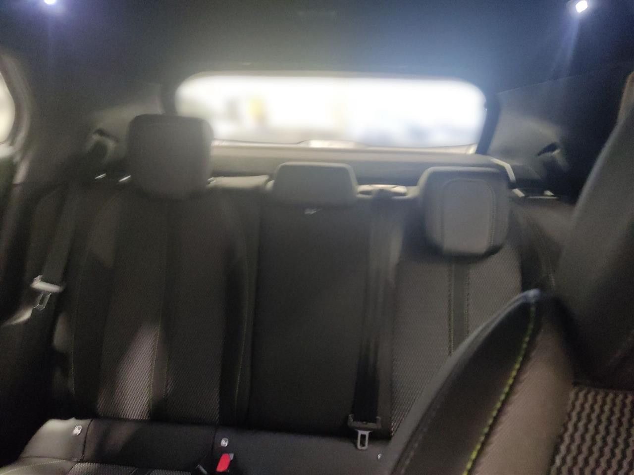 Fahrzeugabbildung Peugeot 2008 GT MildHybrid 145 e-DSC6