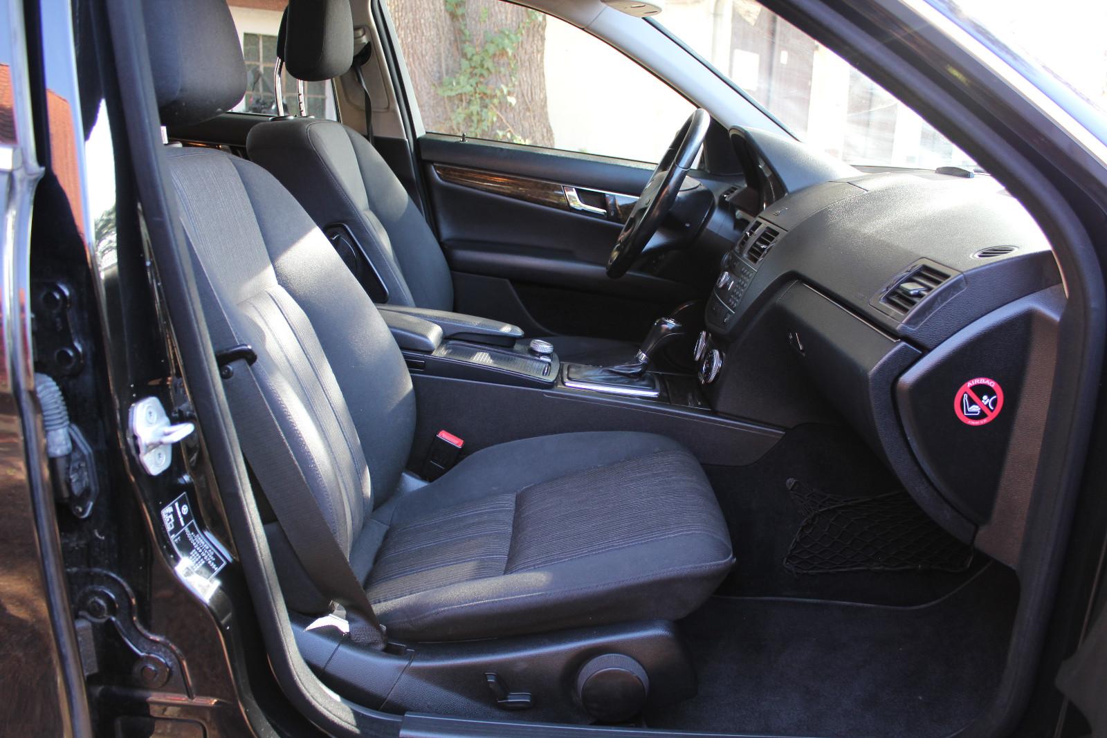 Mercedes-Benz C180 2011 — photo 14