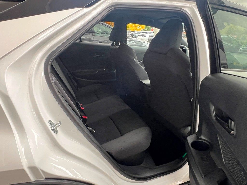 Fahrzeugabbildung Toyota C-HR 1.8 Hybrid FWD Teamplayer Technikpaket