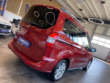 Ford Tourneo Courier Titanium *5-SITZER*1.HAND*NAVI*