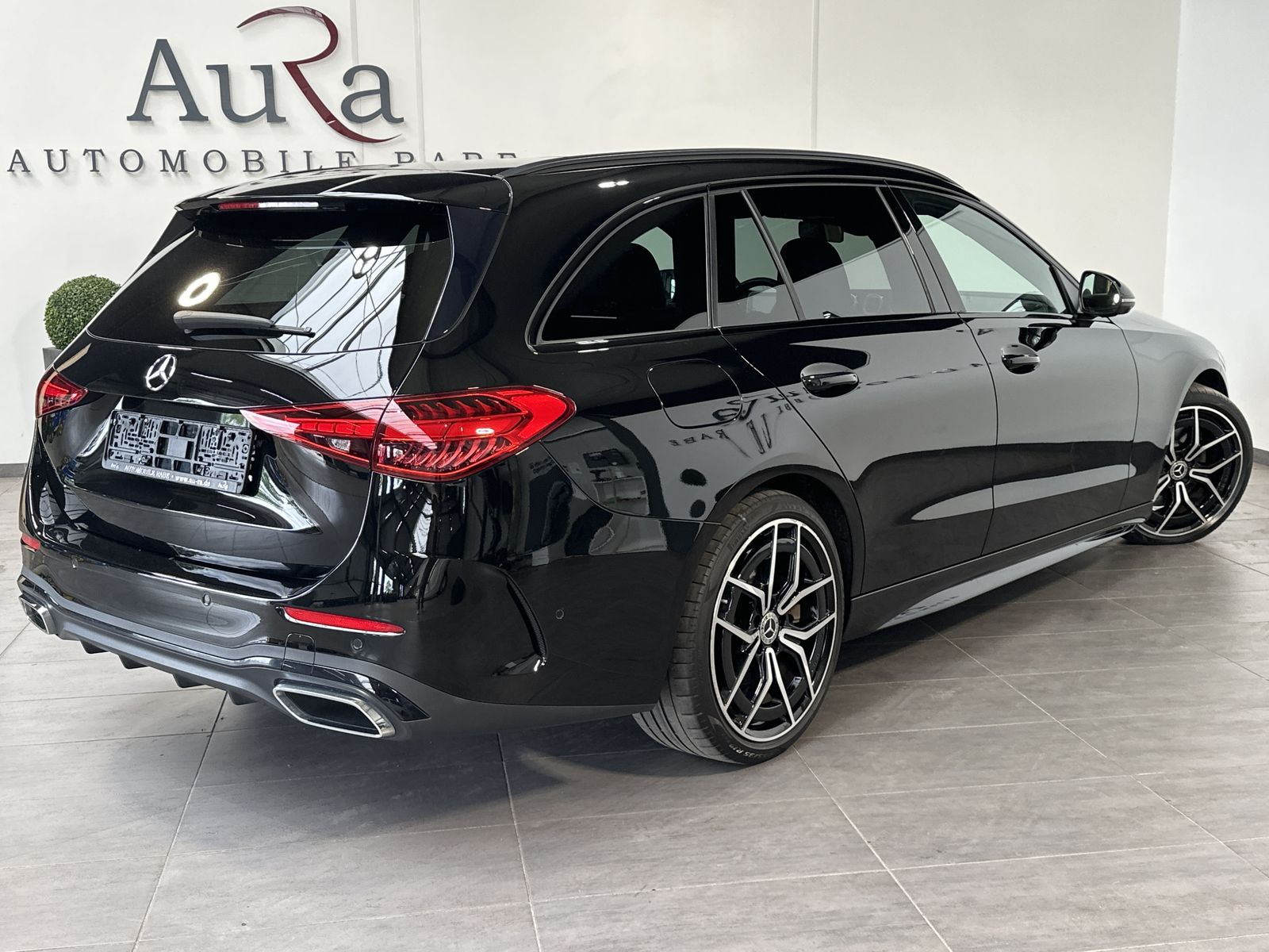 Fahrzeugabbildung Mercedes-Benz C 220d T AMG-Line 4Matic NAV+LED+ACC+HUD+PANO+PP