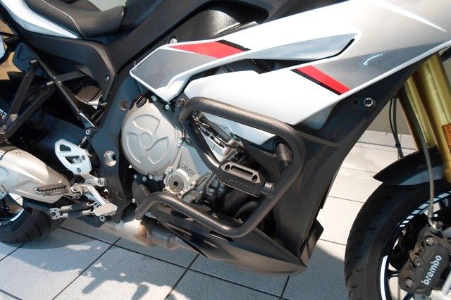 Fahrzeugabbildung BMW S1000XR mit Seitenkoffern