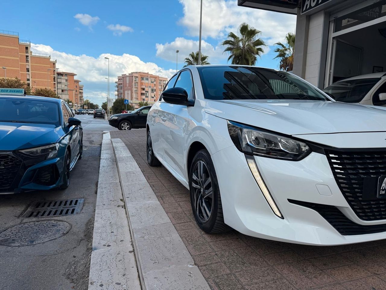 Peugeot 208 BlueHDi 100 Stop&Start 5 porte Allur imagem 2