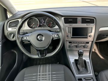 Fahrzeugabbildung Volkswagen Golf VII 2.0 TDI Variant Lounge*Tempomat*Pano*