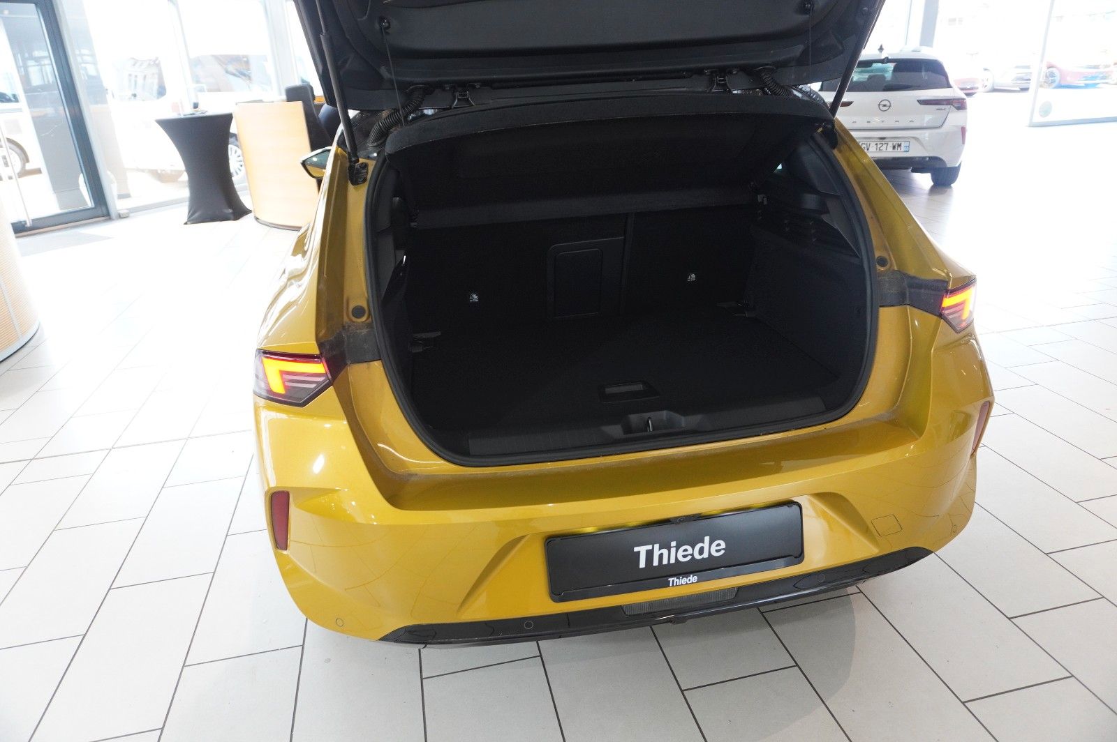 Fahrzeugabbildung Opel Astra L Lim. 1.2T ELEGANCE NAVI/LED/KAMERA/SPORT