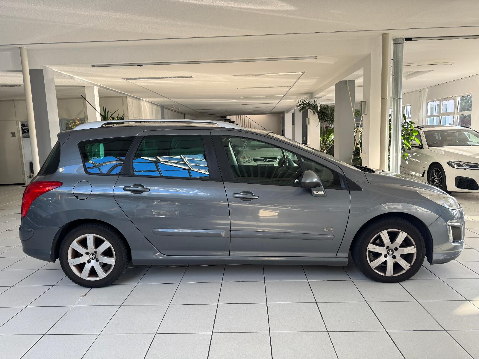 Peugeot 308 2011 — engine 1.560 cm³, 111 HP (82kW)