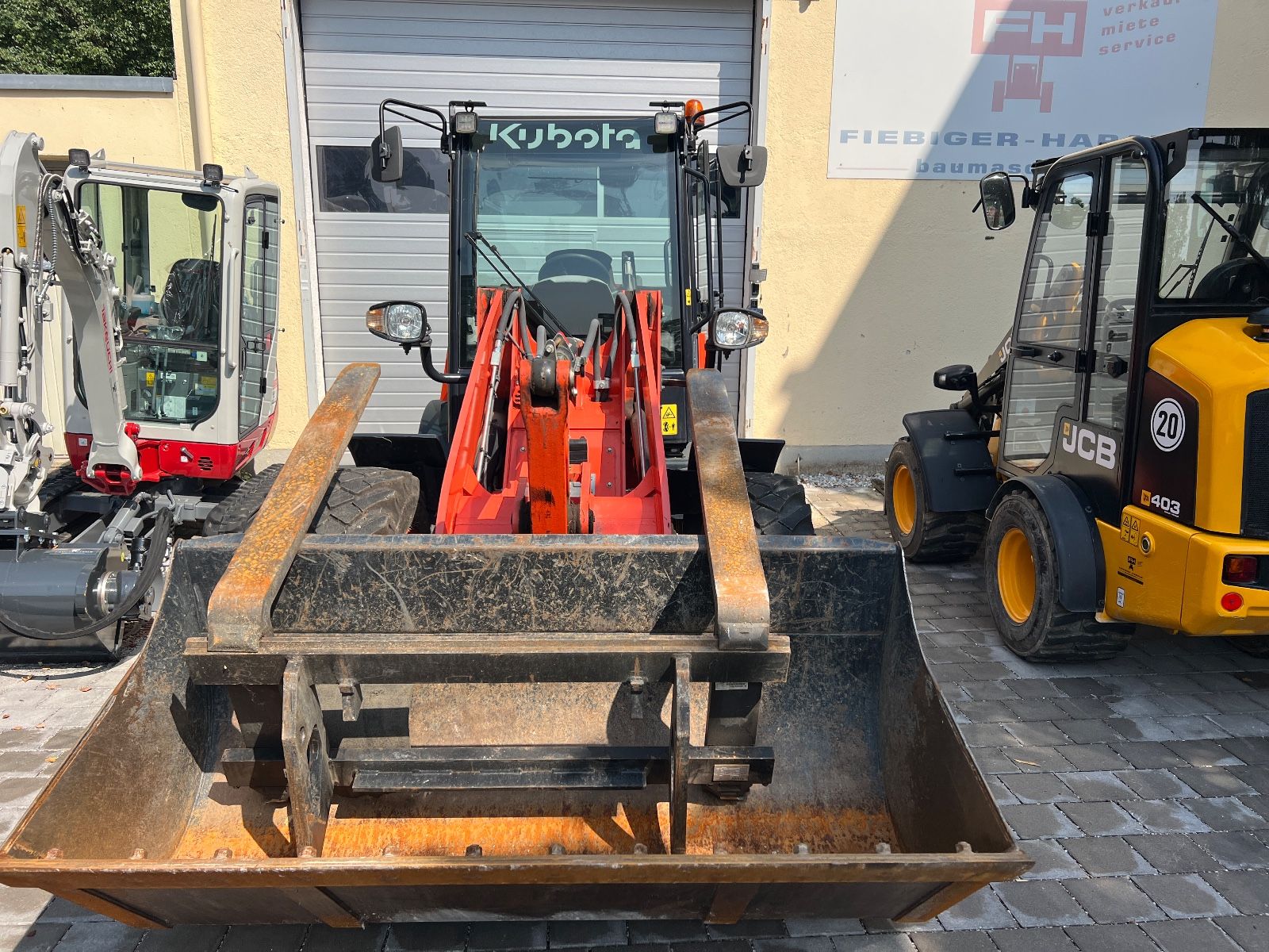 Fahrzeugabbildung Kubota R 090