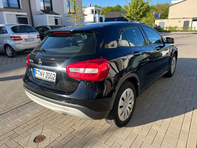 MERCEDES-BENZ GLA 180 Urban Urban