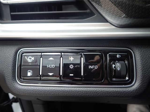 Fahrzeugabbildung DFSK Fengon 7 2.0 GDI 4x4 2,5t AHlast Navi PanoD 7Sit