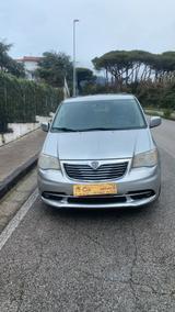 Lancia Voyager 2.8 Turbodiesel Platinum 163 CV - Lancia Voyager aus 2013