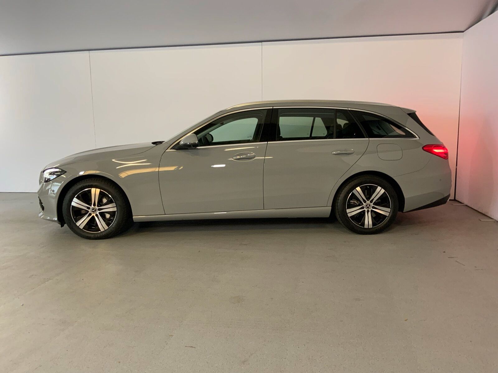 Mercedes-Benz C 300 de T AVANTGARDE DISTRO AHK DIGITAL LIGHT imagem 3