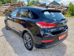 Fahrzeugabbildung Hyundai i30 1.0 AAC KAMERA SHZ ALLWETTER CARPLAY ALU