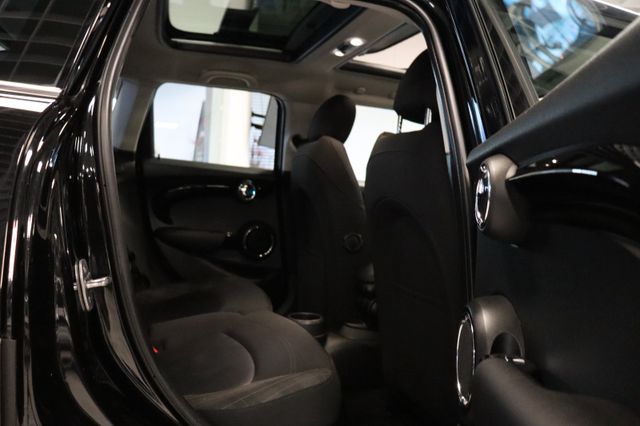 Fahrzeugabbildung MINI Mini Cooper 5-trg.|PANO|LED-RING|PDC|CHILI|BT