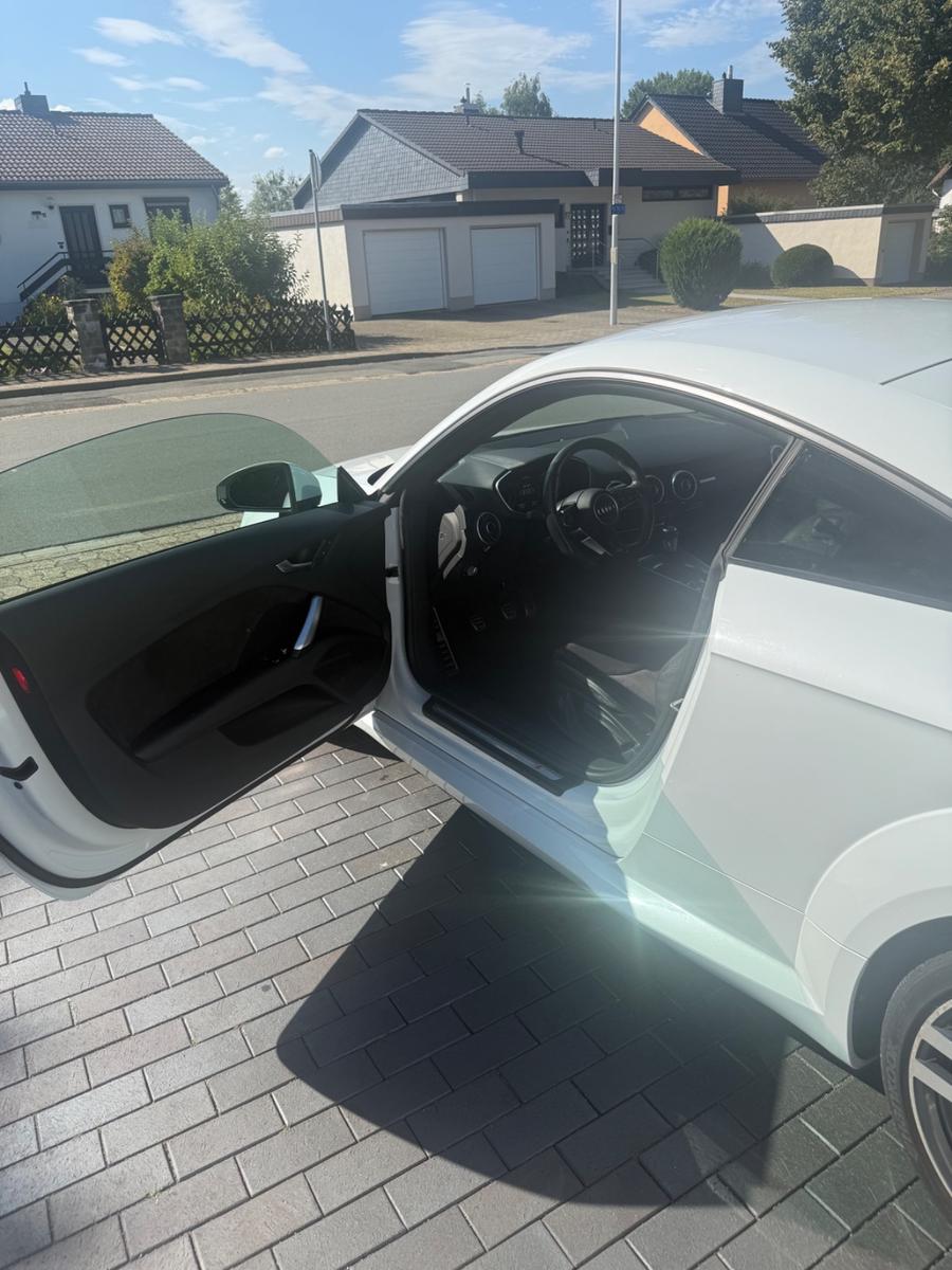 Audi TT Coupe 2.0 TDI ultra -