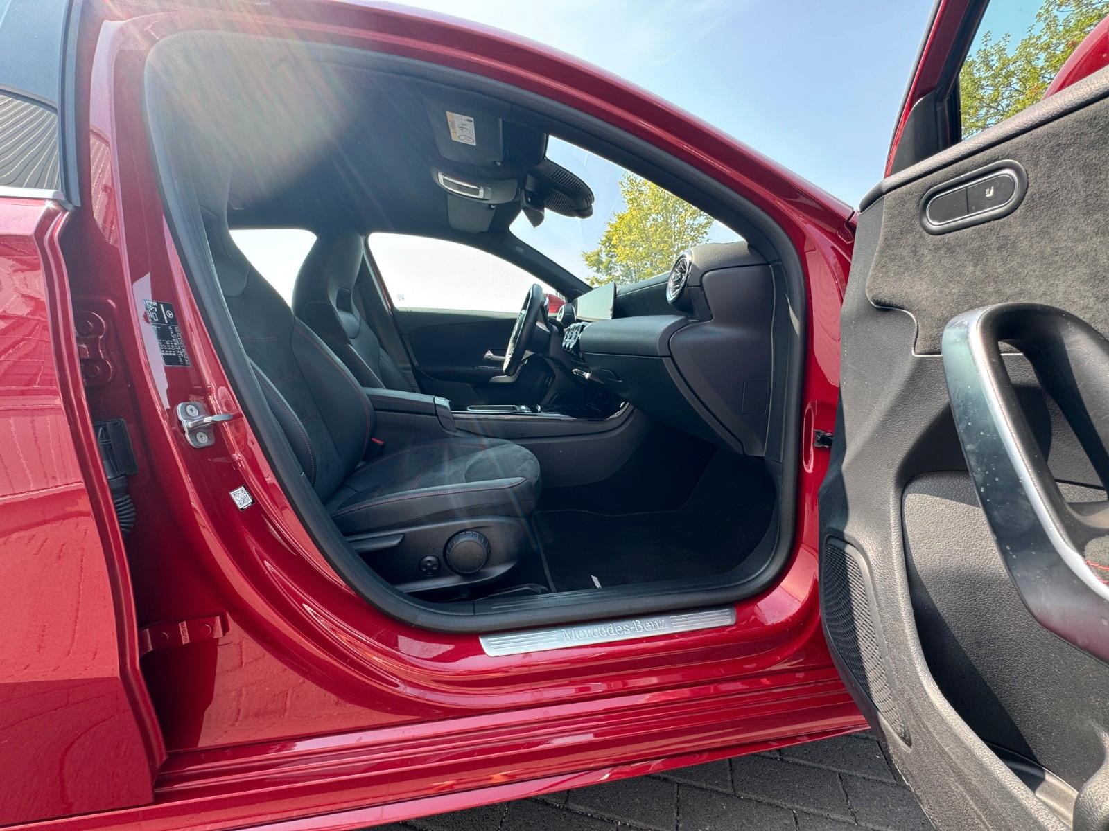 Mercedes-Benz A 250 e AMG DCT WIDESCREEN LED KAMERA AMBIENTEBE