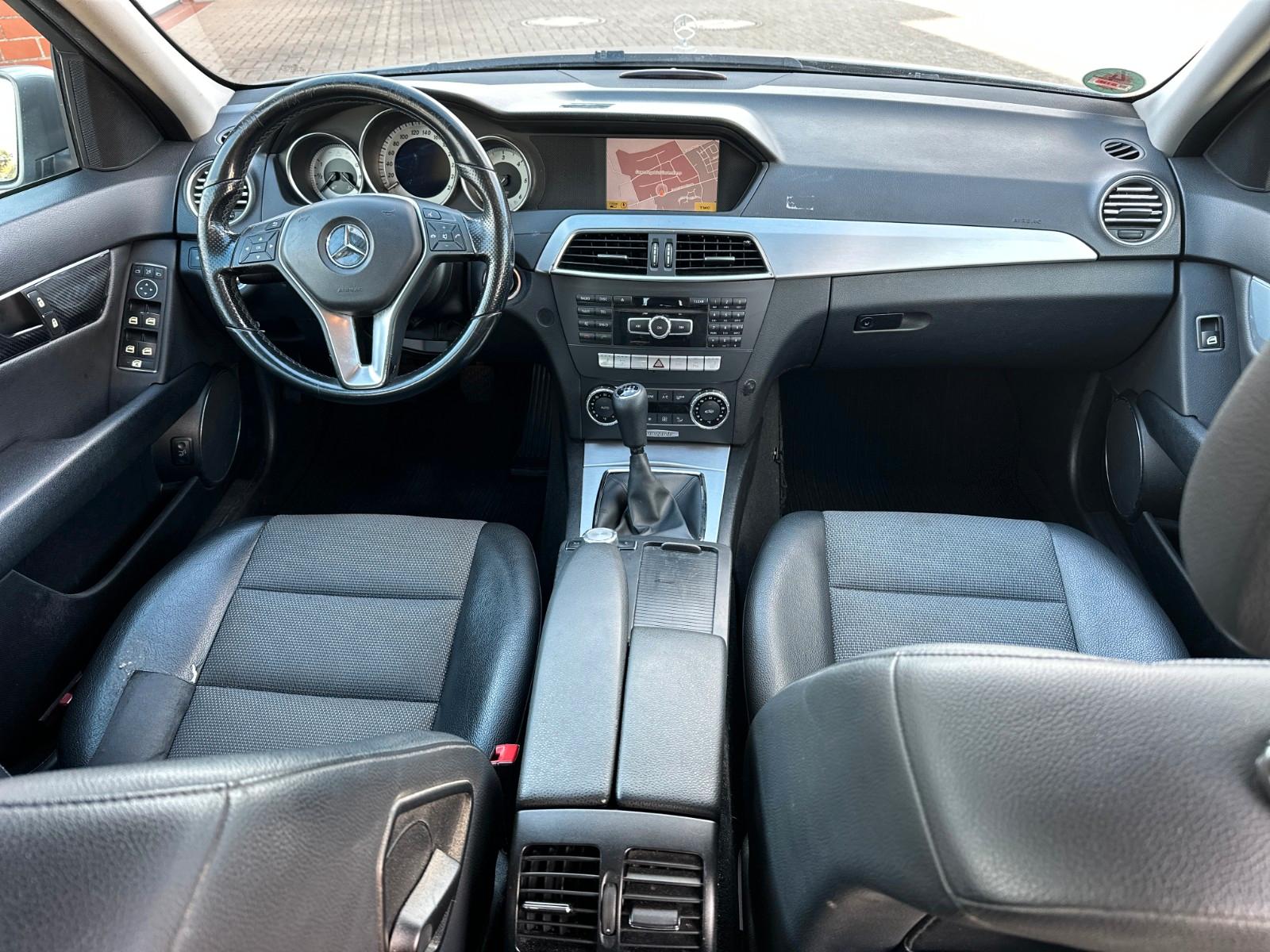 Mercedes-Benz C200 2011 — photo 7