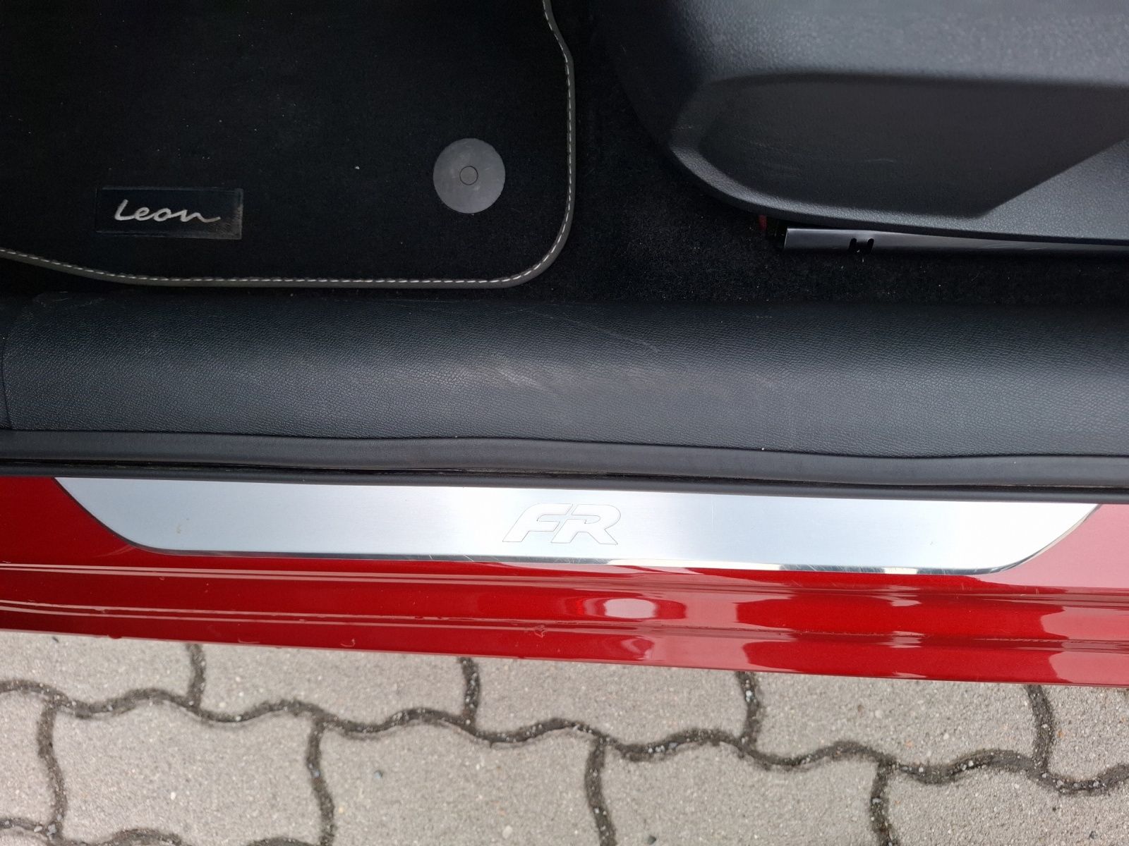 Fahrzeugabbildung SEAT Leon TSI FR LED Navi AID Beats ACC RFK SH 18"