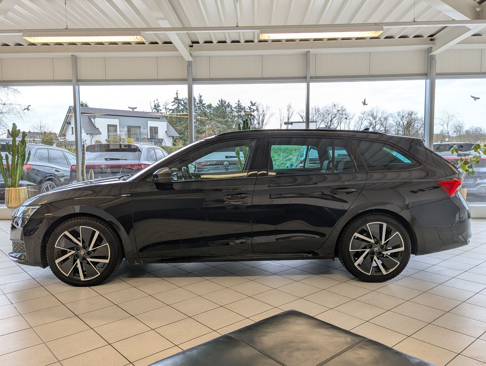 SKODA Octavia 2.0 TDI Sportline Matix Canton AHK 5J-Ga - Image 4