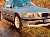 BMW E38 735i V8 - BMW 735: E38