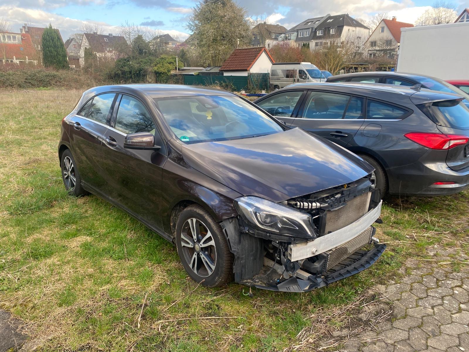 Mercedes-Benz A 180/Automatik/LED/Teilleder