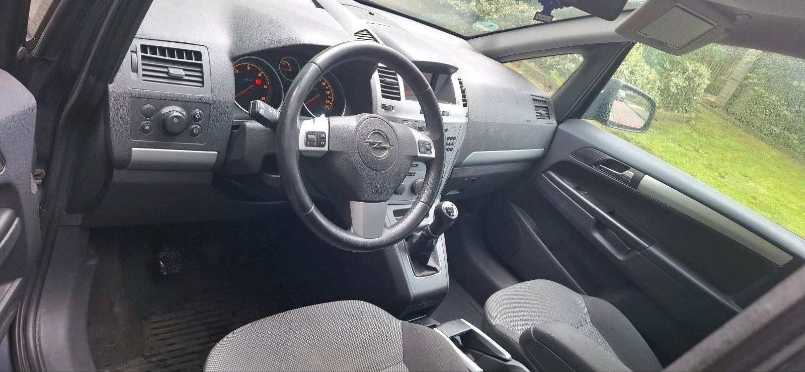 Opel Zafira 2009 — photo 8