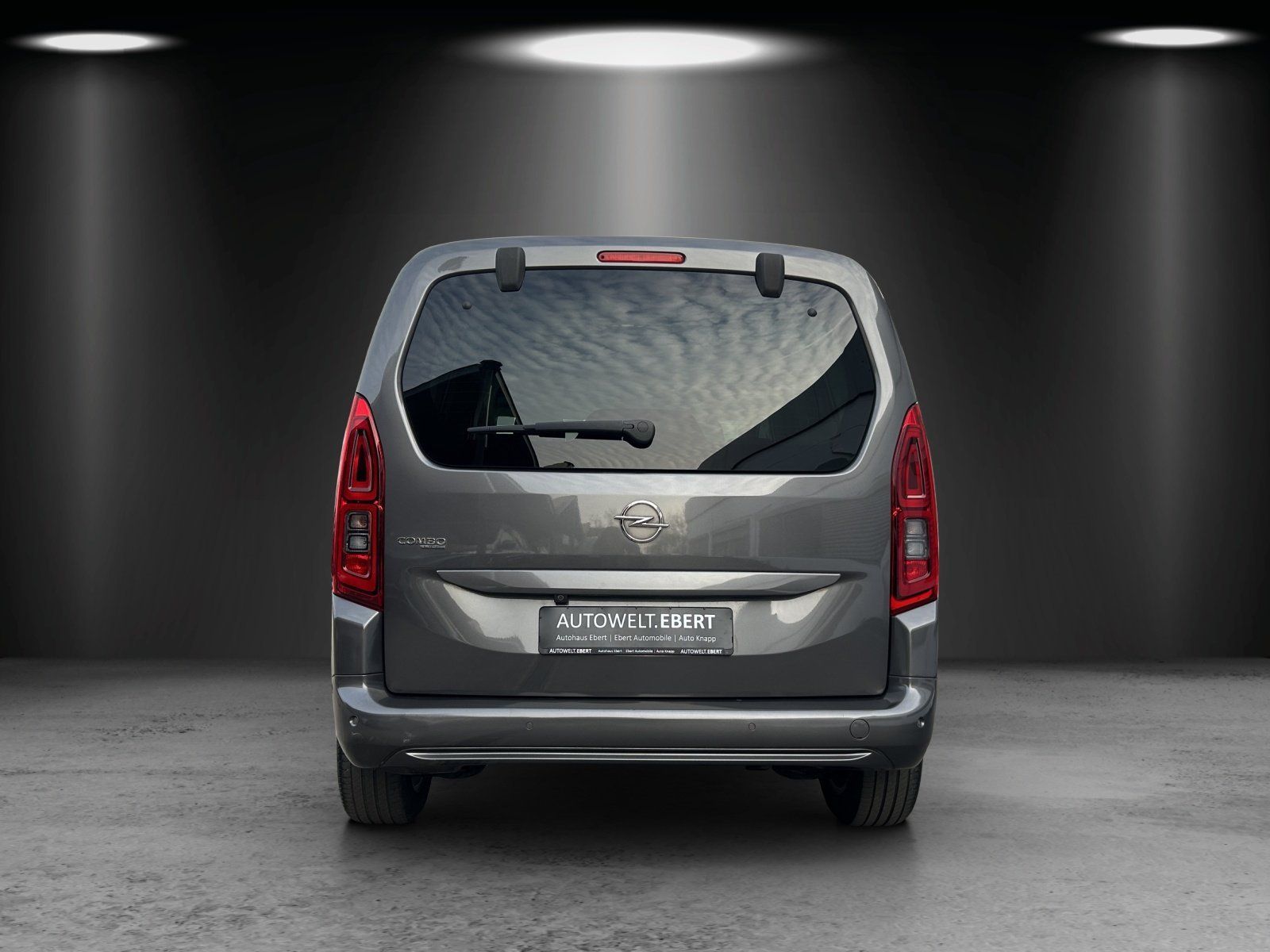 Fahrzeugabbildung Opel Combo Life 1.5 D Aut. INNOVATION/KAMERA/SHZ/HUD/