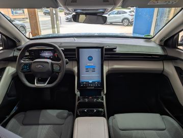Ford Explorer RWD