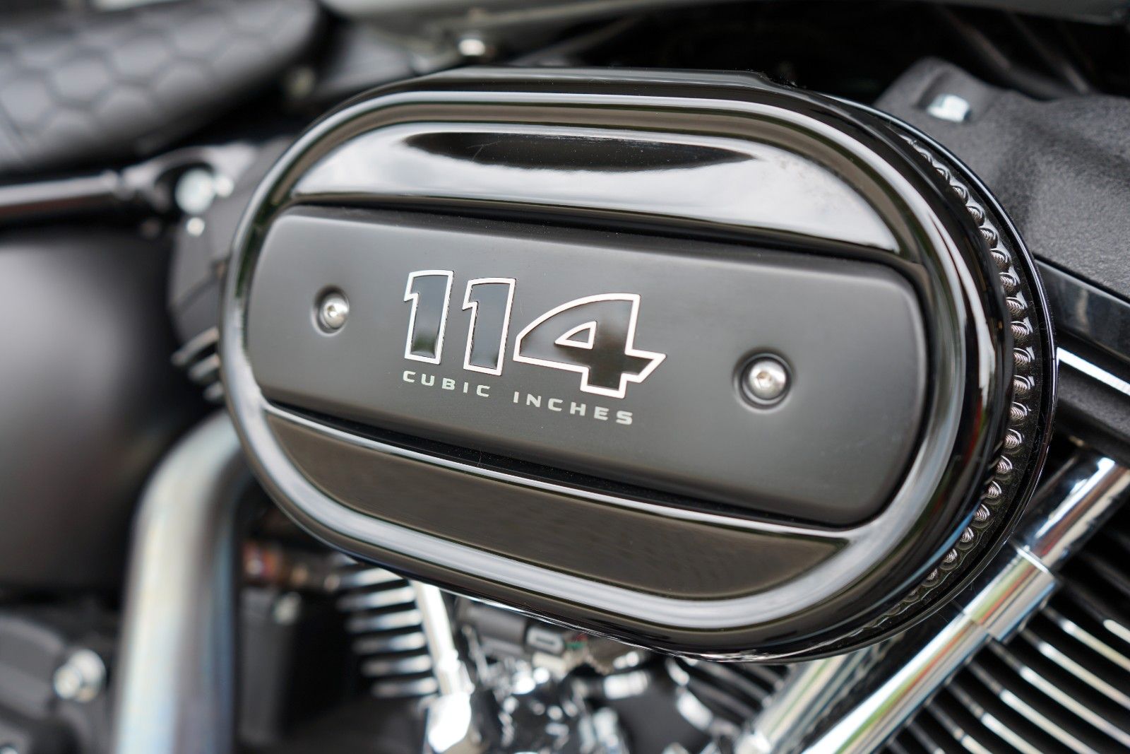 Fahrzeugabbildung Harley-Davidson Softail Street Bob 114 CLUBSTYLE Öhlins Zard DON